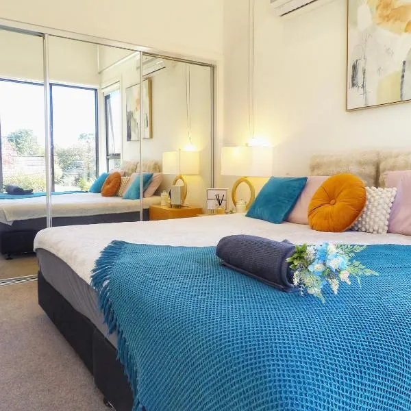 89B - Your Dream Stay Business or Travel Mornings with coffee in Bentleigh，位于Heatherton的酒店