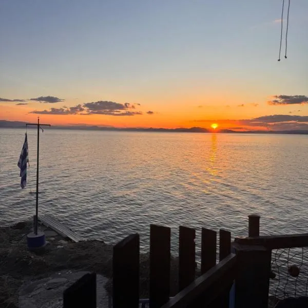 Sotirias Beach House，位于卡拉莫斯的酒店