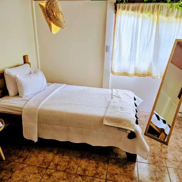 Canto del Tucán Lodge and Farm，位于戈尔菲托的酒店