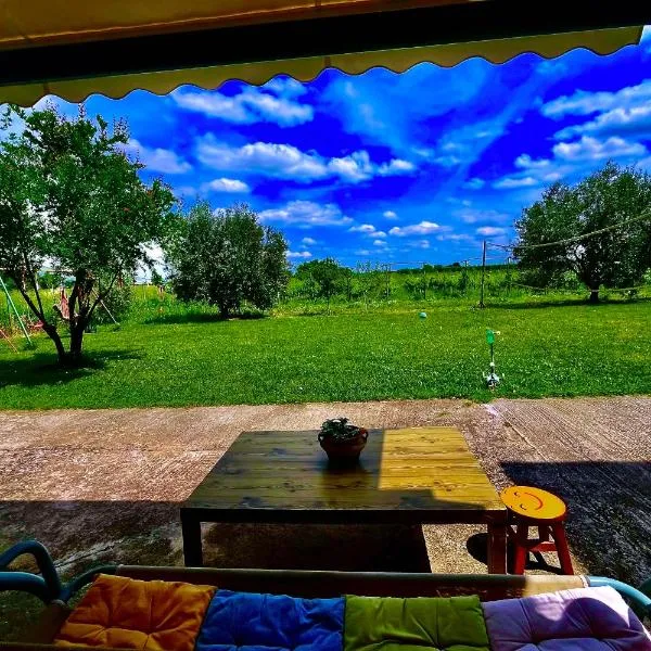 Little garden house，位于Krinítsa的酒店