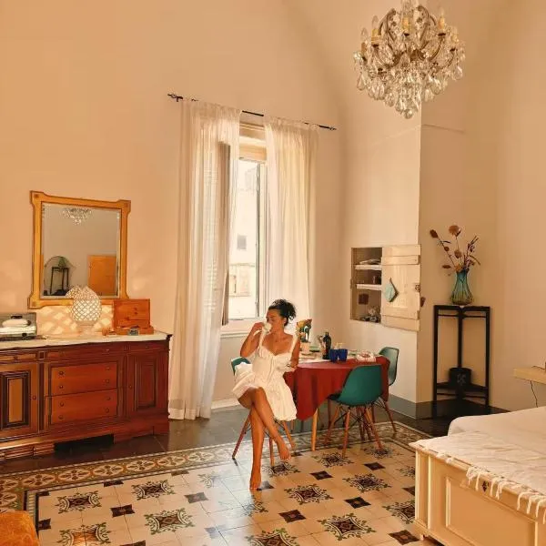 Donna Michelina Rooms，位于Carmiano的酒店