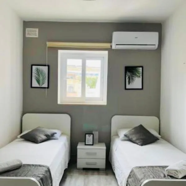 Cozy room with two single bed in near by Eslöv station，位于埃斯勒夫的酒店