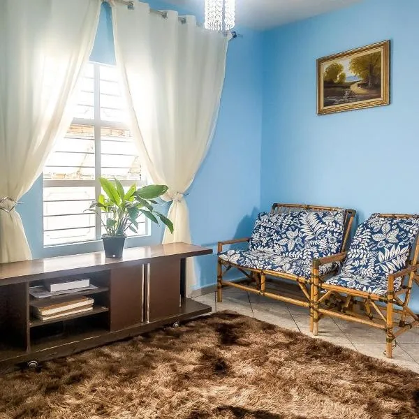 Sobrado Azul com Piscina，位于博伊图瓦的酒店