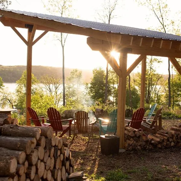 Conesus Lake Glamping With A View，位于Conesus的酒店