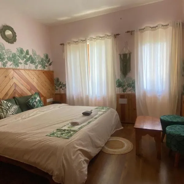 Flugafen B&B- A Peaceful home in Apple Orchards，位于马拉里的酒店