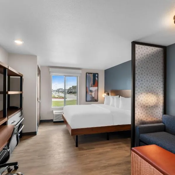 Everhome Suites Bastrop，位于巴斯特罗普的酒店