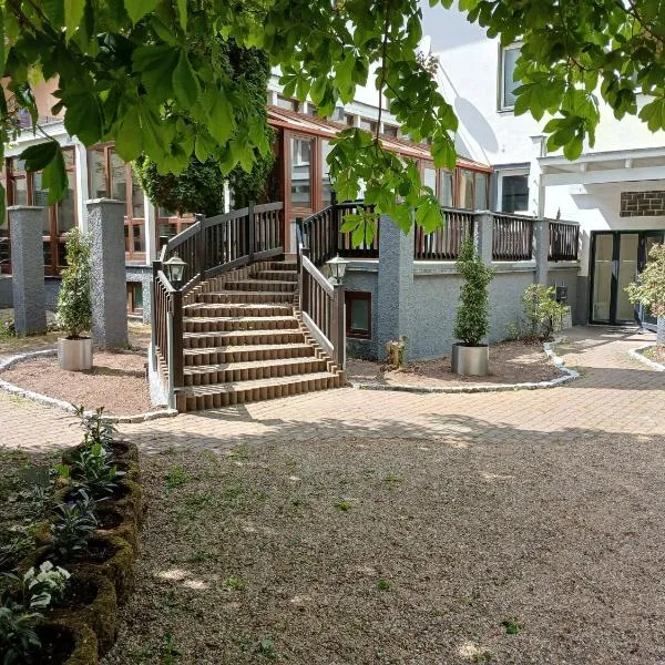 Hotel am Park，位于斯塔茨巴德·布鲁克瑙的酒店