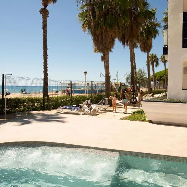 Pins Platja Apartments，位于坎布里尔斯的酒店