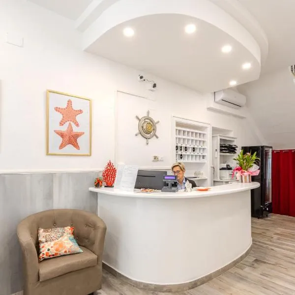 Hotel Corallo Follonica，位于福洛尼卡的酒店