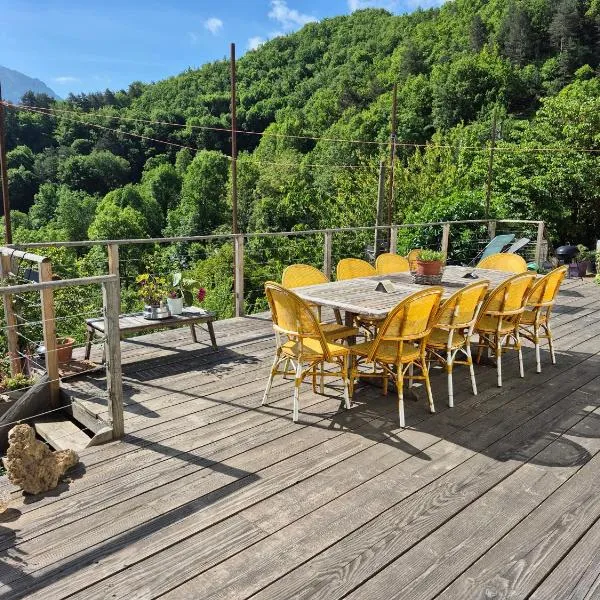 grande terrasse avec vue entre méditerranée et pays cathare，位于Cailla的酒店