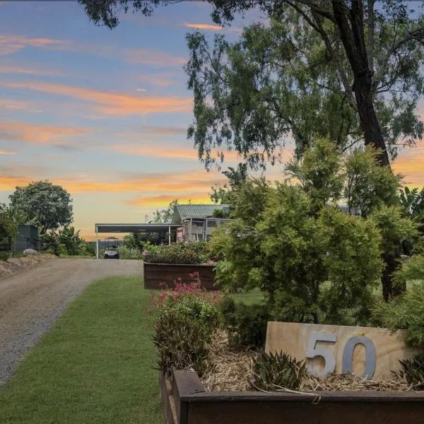 3 Bed room house between Ipswitch Toowoomba -Plainland，位于Plainland的酒店