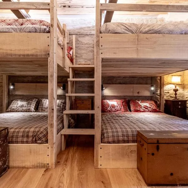 Chalet Alméra-Centro Storico,Vasca Idromassaggio，位于塞斯托拉的酒店