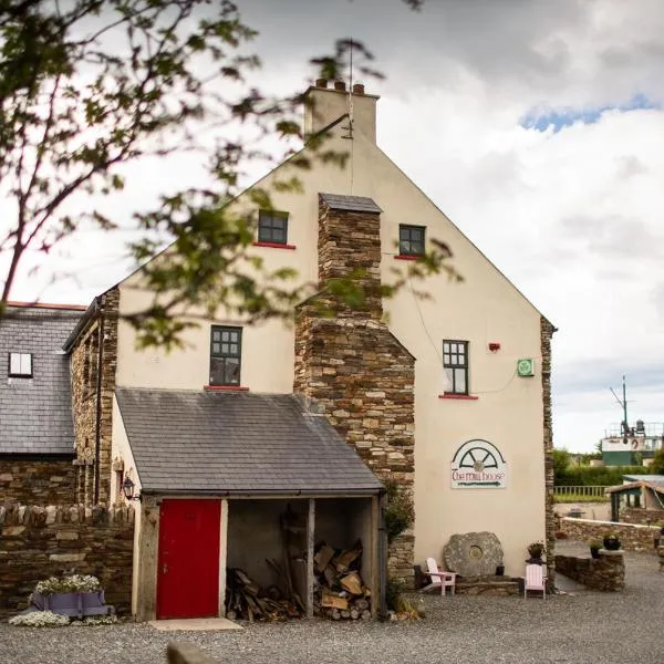 Corcreggan Mill B&B, Self-Catering & Glamping，位于邓法纳希的酒店