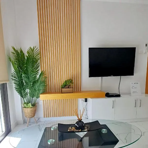 Sea Side Appartment in Kato Paphos，位于Paphos的酒店