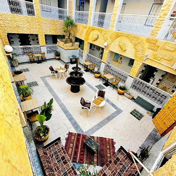 Hotel Paris，位于苏塞的酒店