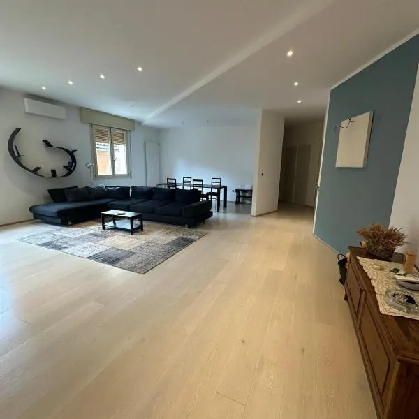 StayQ Appartamento elegante in centro，位于圣彼得罗-泰尔梅堡的酒店