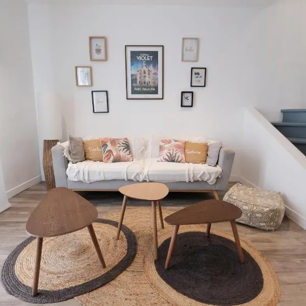 Maison de Vacances 2 Chambres avec rooftop，位于蒂伊的酒店