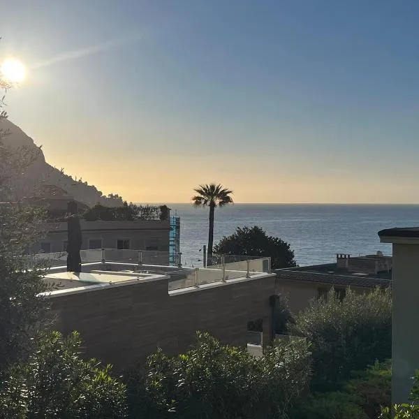 Petite Villa Eze Bord de Mer，位于艾日的酒店