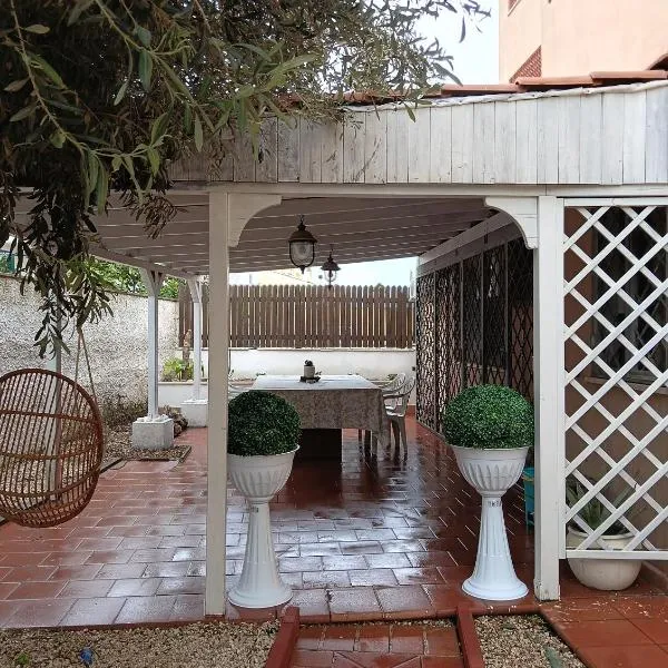 Karol Beach House，位于圣塔马利奈拉的酒店