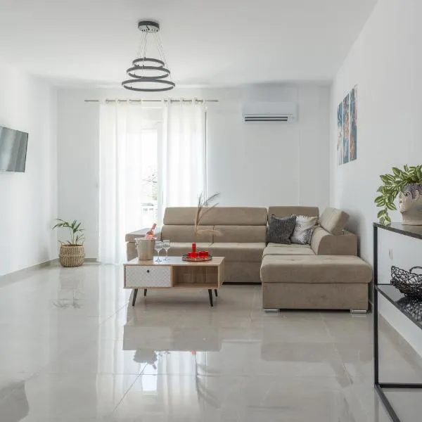 Katerina family Apartment，位于阿彻奇洛斯的酒店