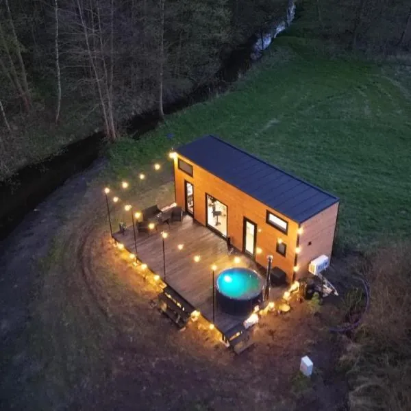 Tiny Silent House River，位于Zblewo的酒店