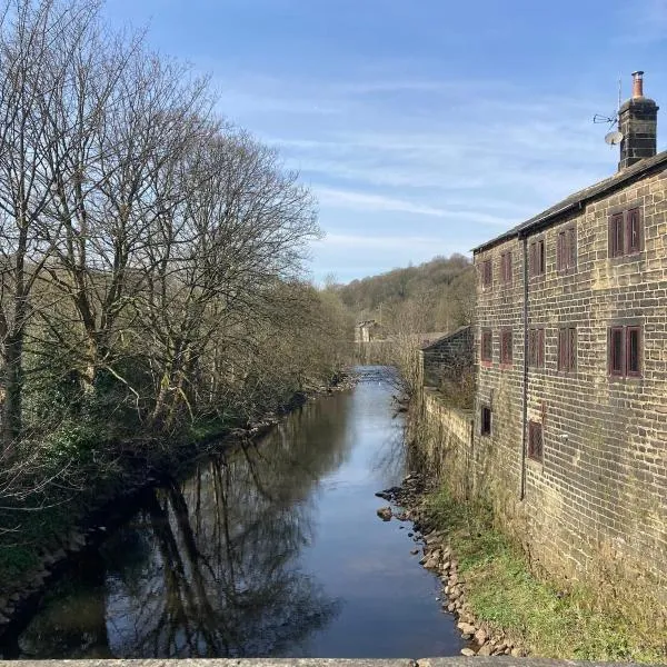 Hebden Bridge Riverside Cottage，位于海伯敦桥的酒店