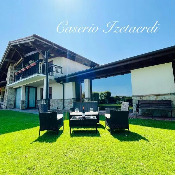 Izetaerdi - Casa con encanto y vistas únicas by Egona，位于扎鲁亚斯的酒店