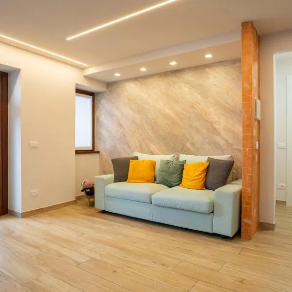 Lovely bright apartment in Barzio center，位于巴尔齐奥的酒店