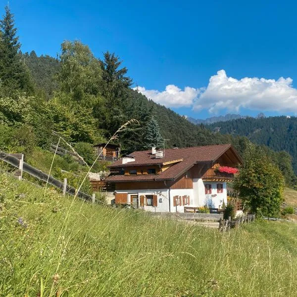 Ferienhaus Leitner，位于蒂雷斯的酒店