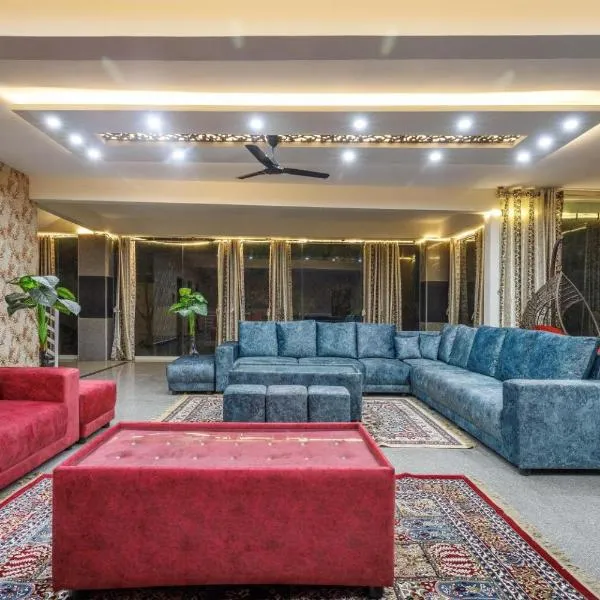 Villa Exotica by StayJade5bhkPoolACProjector，位于Denkanikota的酒店