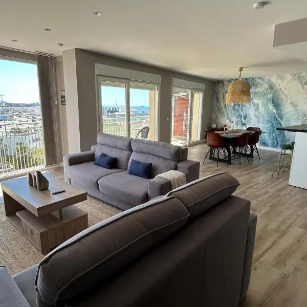 Apartamento Moderno y Amplio con Vistas a la Bahía，位于阿尔赫西拉斯的酒店