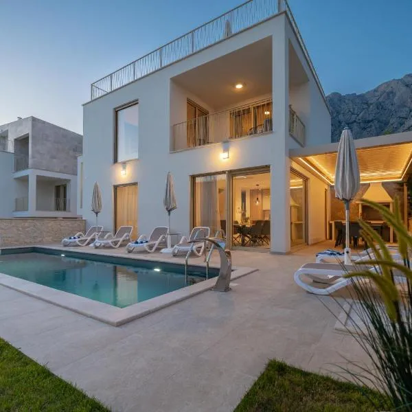 NEW! Villa Adore Makarska，位于马卡尔斯卡的酒店