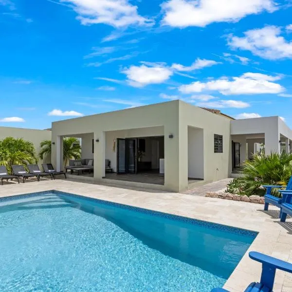 Villa Jasmijn met privezwembad, Mambo Beach，位于威廉斯塔德的酒店