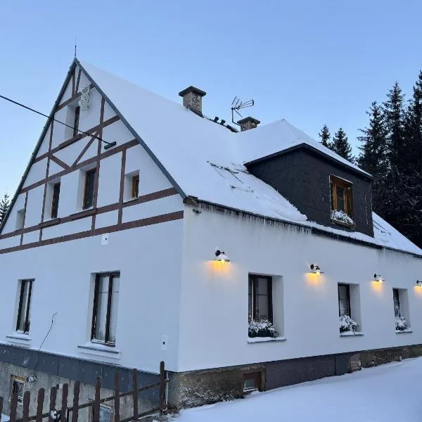 WOLF HOUSE KLÍNOVEC，位于卢捷纳普德克利诺夫琴的酒店