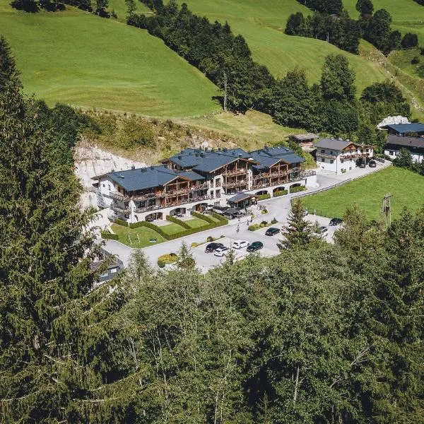 AvenidA Mountain Lodges Saalbach，位于萨尔巴赫的酒店