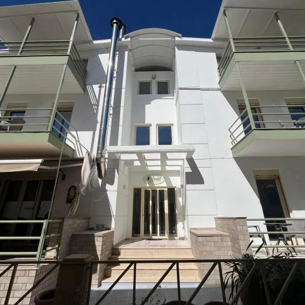 Annabell Houses & Rooms Raches，位于帕拉里亚拉琴的酒店