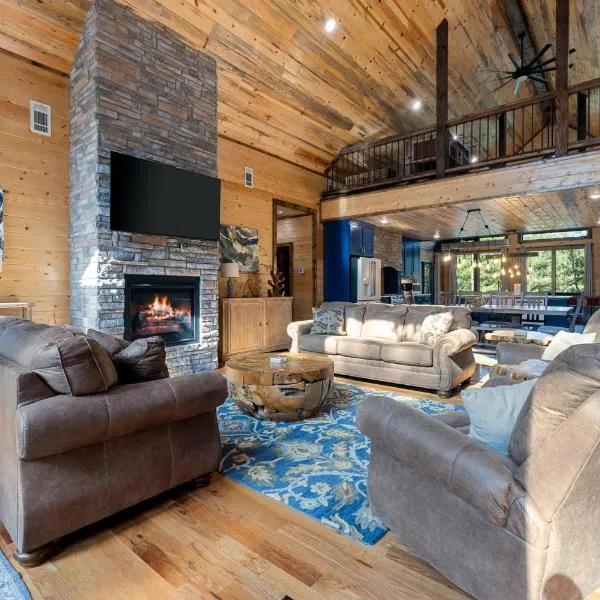 Cozy Luxe Cabin Hot Tub plus Firepit，位于布罗肯鲍的酒店