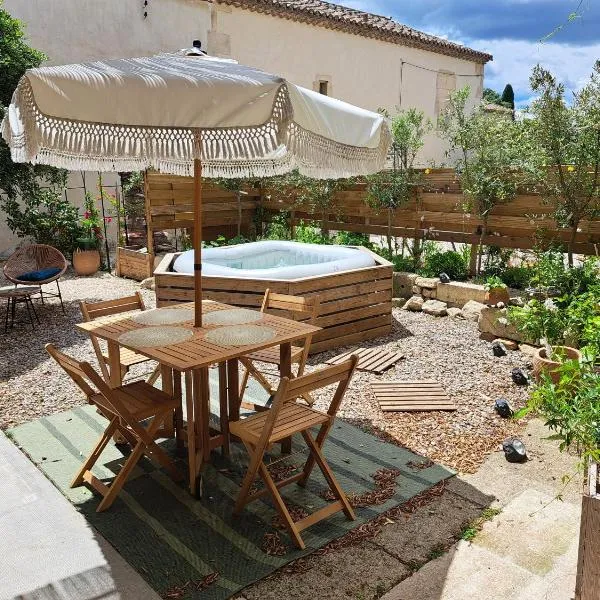 Un air de vignes, jaccuzzi sur demande，位于莫桑莱阿尔皮莱的酒店