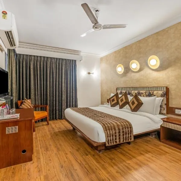 Clubhouse Nami Residency Near Sabarmati Riverfront Ahmedabad，位于艾哈迈达巴德的酒店