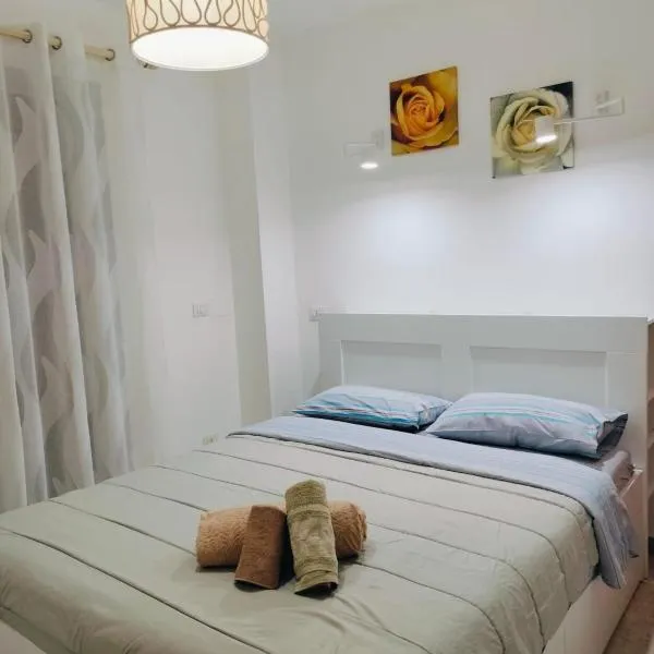 Madonnina House in pieno centro，位于拉默齐亚泰尔默的酒店