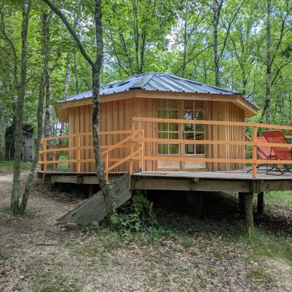 Cabane Yourte，位于Mongauzy的酒店