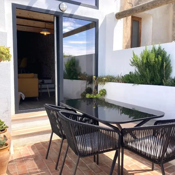 AltHouse Canet lo Roig，位于Canet lo Roig的酒店