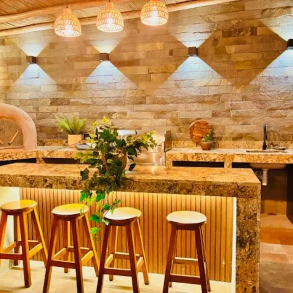 Casa de Campo Bamboo con Piscina temperada，位于利马的酒店