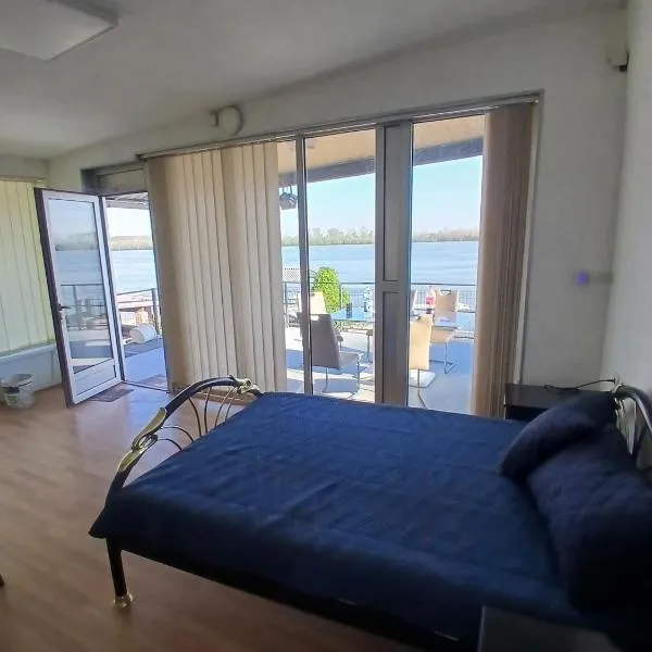 Sobe i apartmani Terasa，位于斯梅代雷沃的酒店