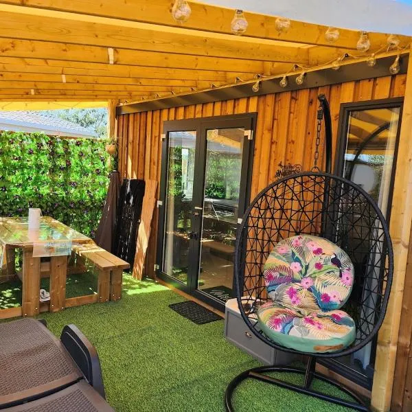 Cottage dans un camping 4 étoiles，位于拉特斯特德布赫的酒店