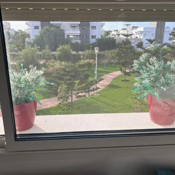 Perla Saidia, Appartement F2, Idéal pour une famille, Plage à 5min à pied, Piscine en travaux，位于萨伊迪耶的酒店