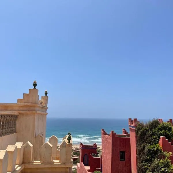 Warm apartment with sea view，位于Sidi Rbat的酒店
