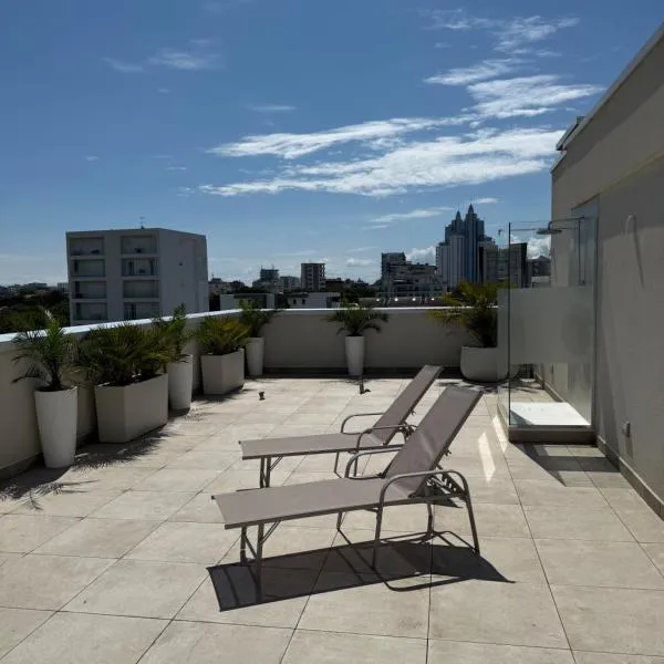 Attico Sole a Jesolo con terrazza panoramica，位于利多迪耶索罗的酒店