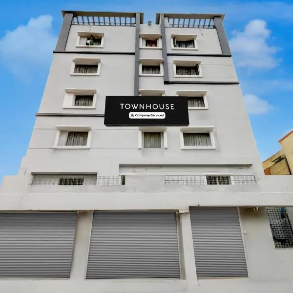Super Townhouse Vanasthalipuram Near Deer National Park，位于Surūrnagar的酒店