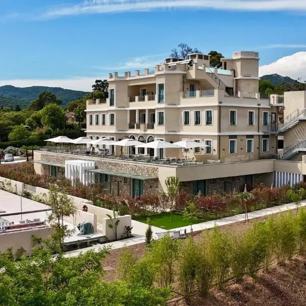 Château Rose Golfe de Saint Tropez-Grimaud，位于格里莫的酒店